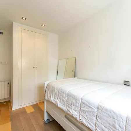 Sunandbed Royal Lasalle Apartment *