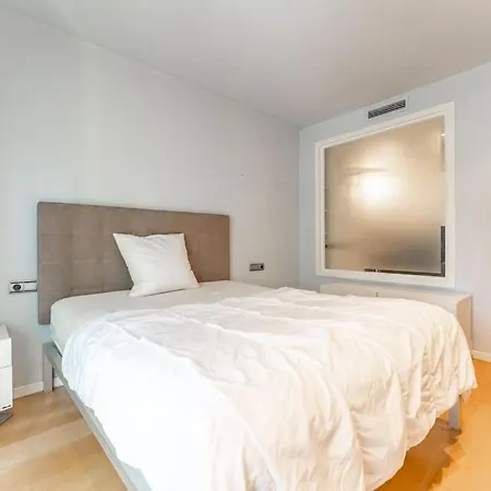 Sunandbed Royal Lasalle Apartment *